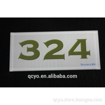 QCY-SHD-14 customized new style clear acrylic sign holder for display